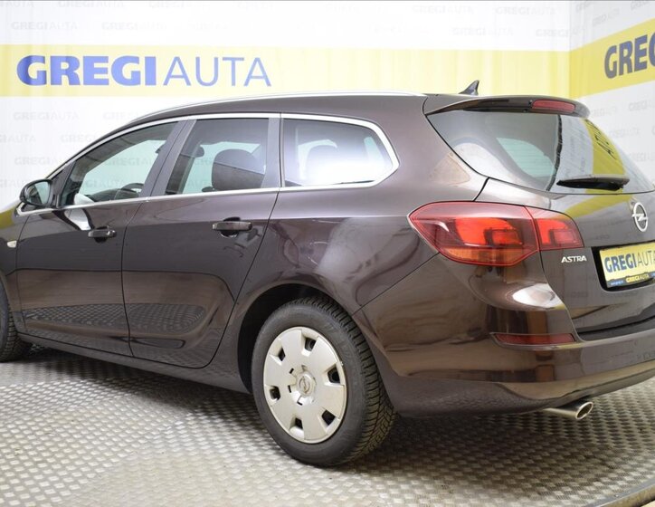Opel Astra Kombi 2,0 l 121 kw