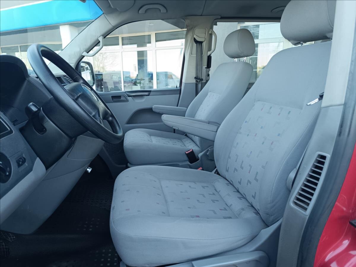 Volkswagen Transporter MPV 2,5 l 96 kw