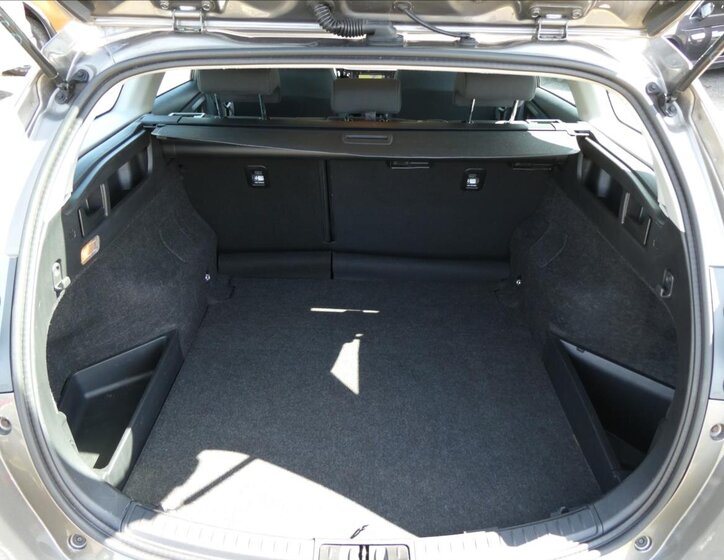 Toyota Auris Kombi 1,3 l 73 kw