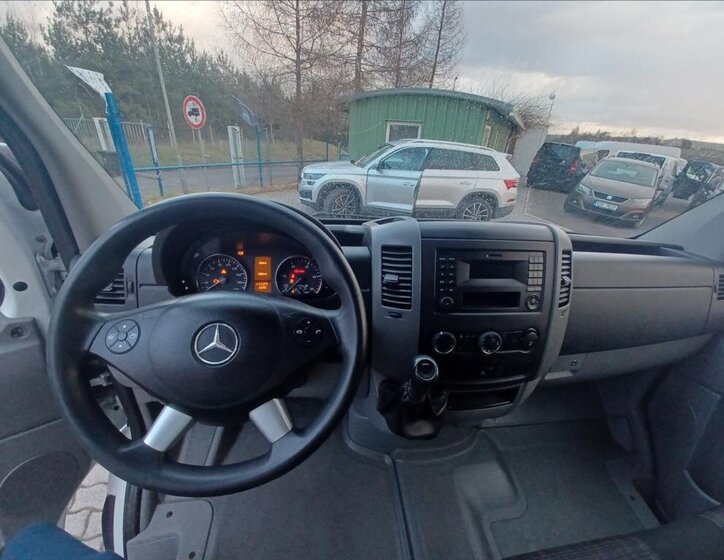 Mercedes-Benz Sprinter 10