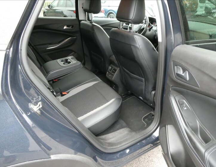 Opel Grandland X SUV / Terénní 1,2 l 96 kw
