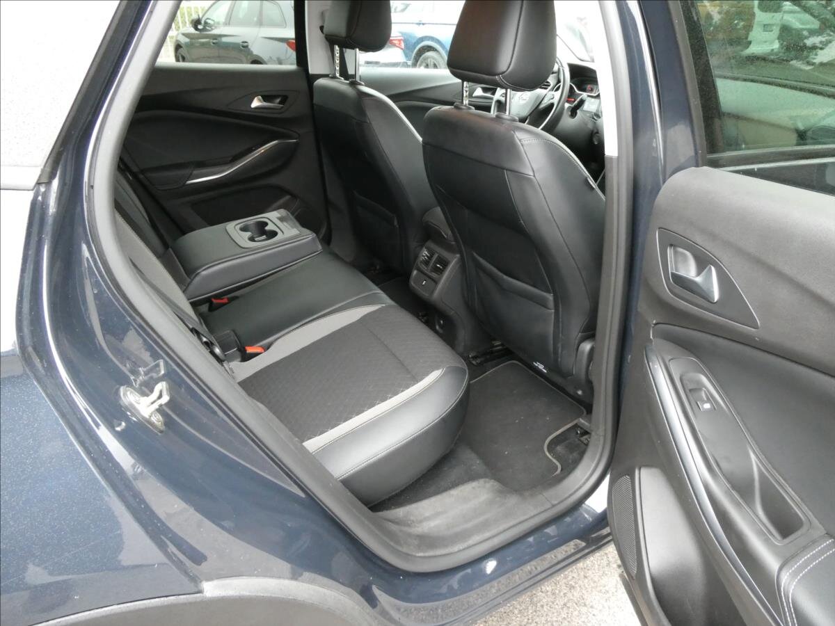 Opel Grandland X SUV / Terénní 1,2 l 96 kw