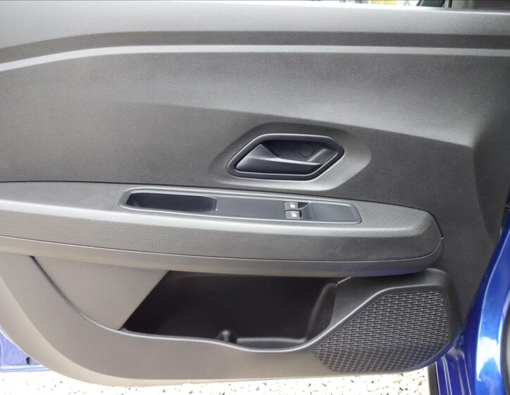 Dacia Sandero Hatchback 999,0 67 kw