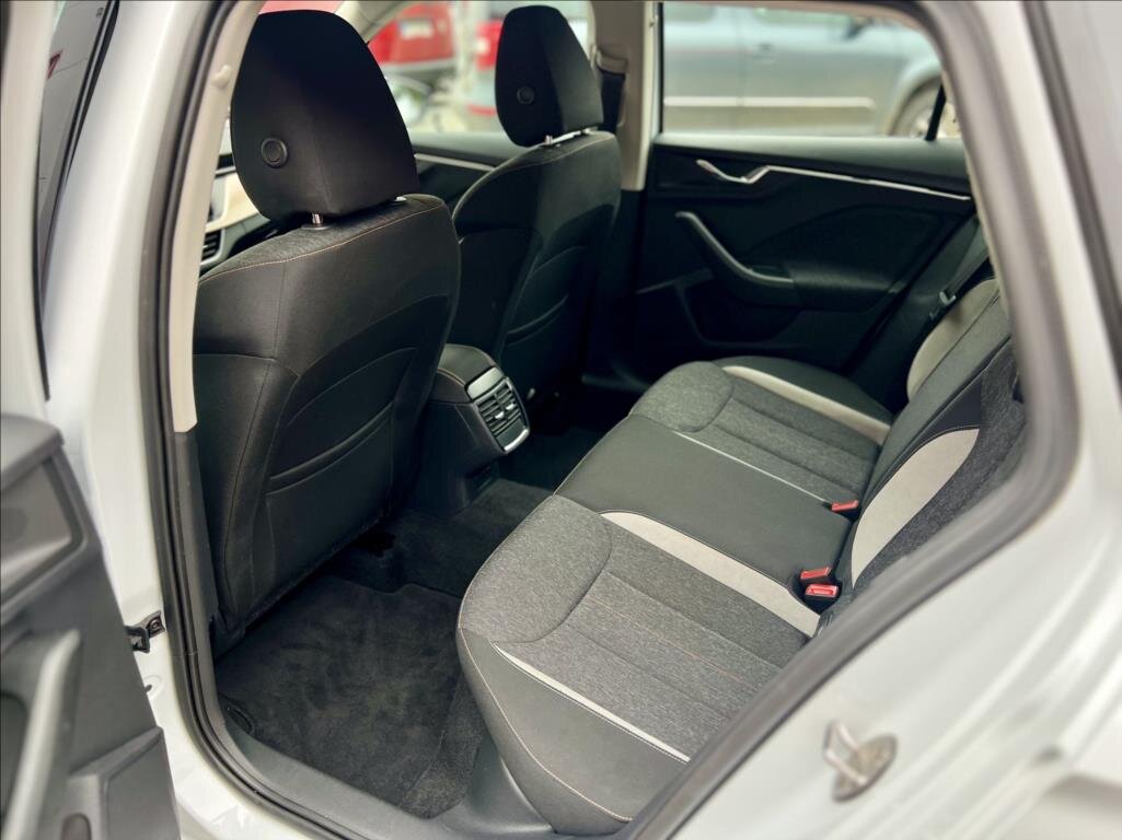 Škoda Kamiq SUV 999,0 81 kw