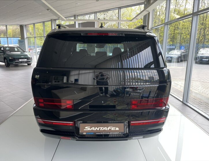 Hyundai Santa Fe SUV / Terénní 1,6 l 185 kw