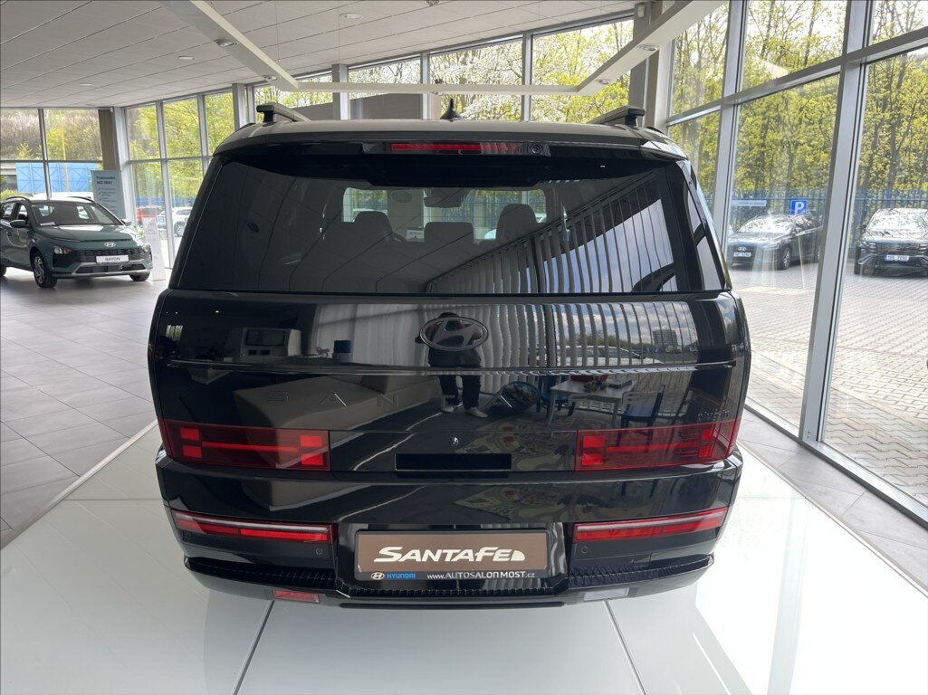 Hyundai Santa Fe SUV / Terénní 1,6 l 185 kw