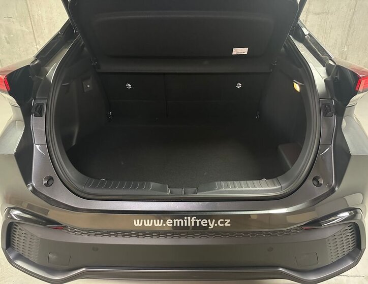 Toyota C-HR Hatchback 2,0 l 135 kw