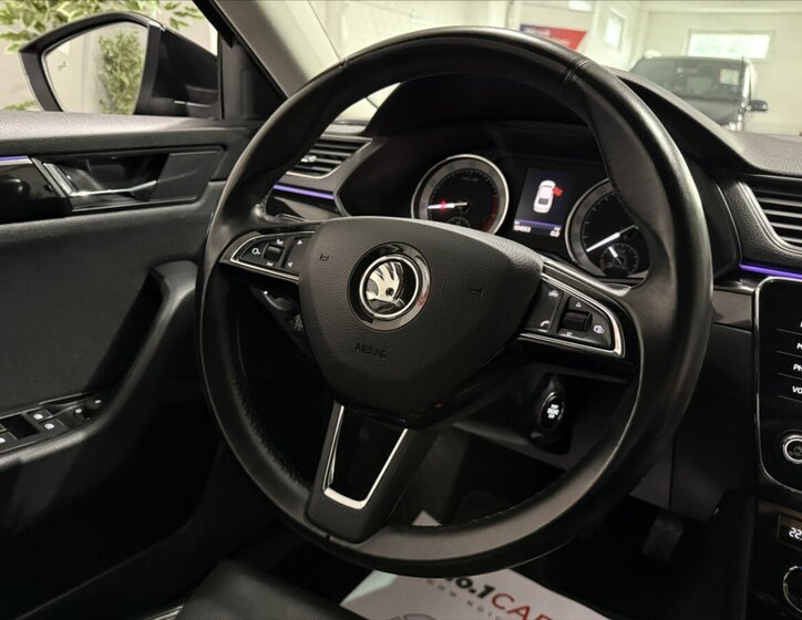 Škoda Superb Sedan / Limuzína 2,0 l 206 kw