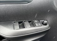 Toyota Yaris Cross 13