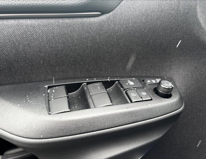 Toyota Yaris Cross 13