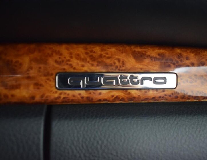 Audi S8 Sedan / Limuzína 4,2 l 265 kw