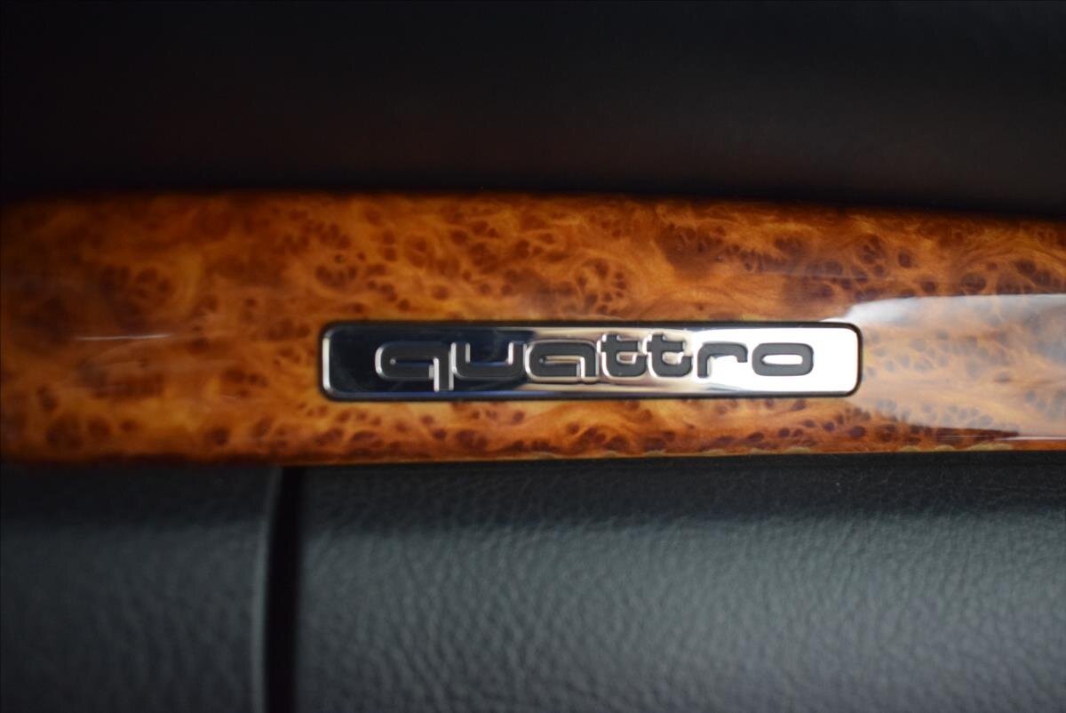 Audi S8 Sedan / Limuzína 4,2 l 265 kw