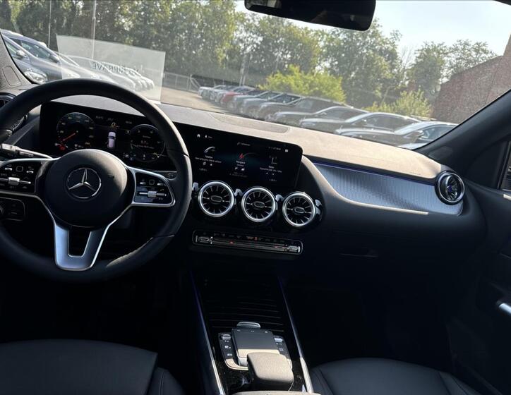 Mercedes-Benz GLA 12