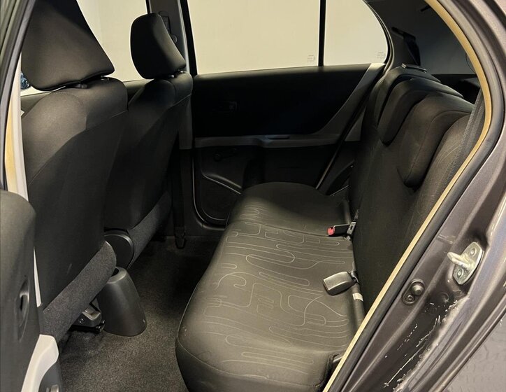 Toyota Yaris Hatchback 998,0 51 kw