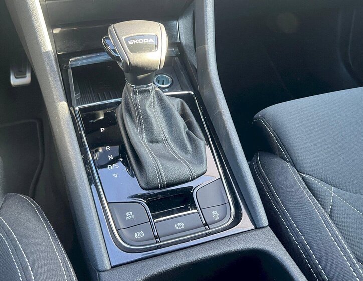 Škoda Karoq SUV / Terénní 1,5 l 110 kw