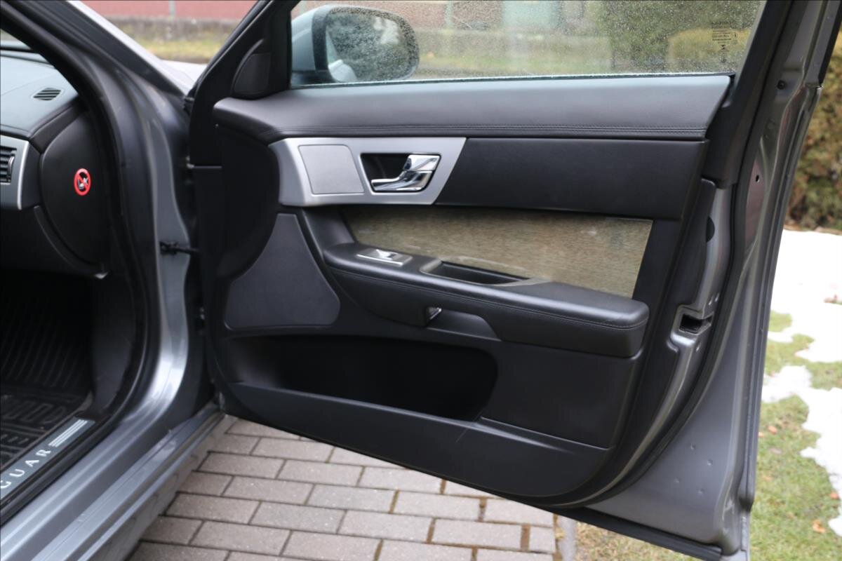 Jaguar XF Kombi 3,0 l 177 kw