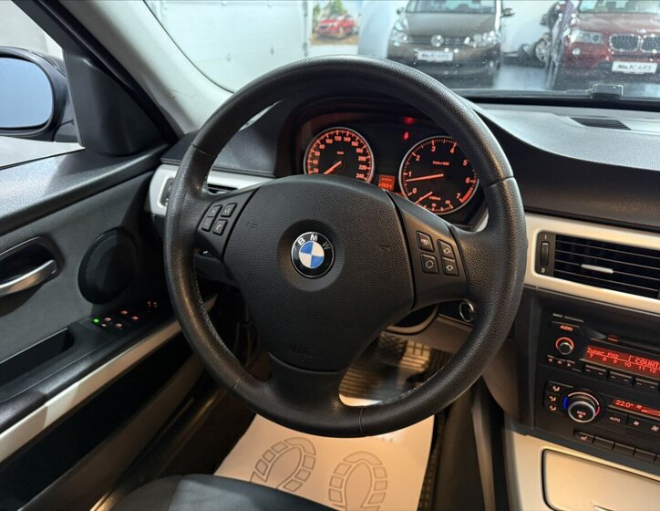 BMW Řada 3 Sedan / Limuzína 2,0 l 105 kw