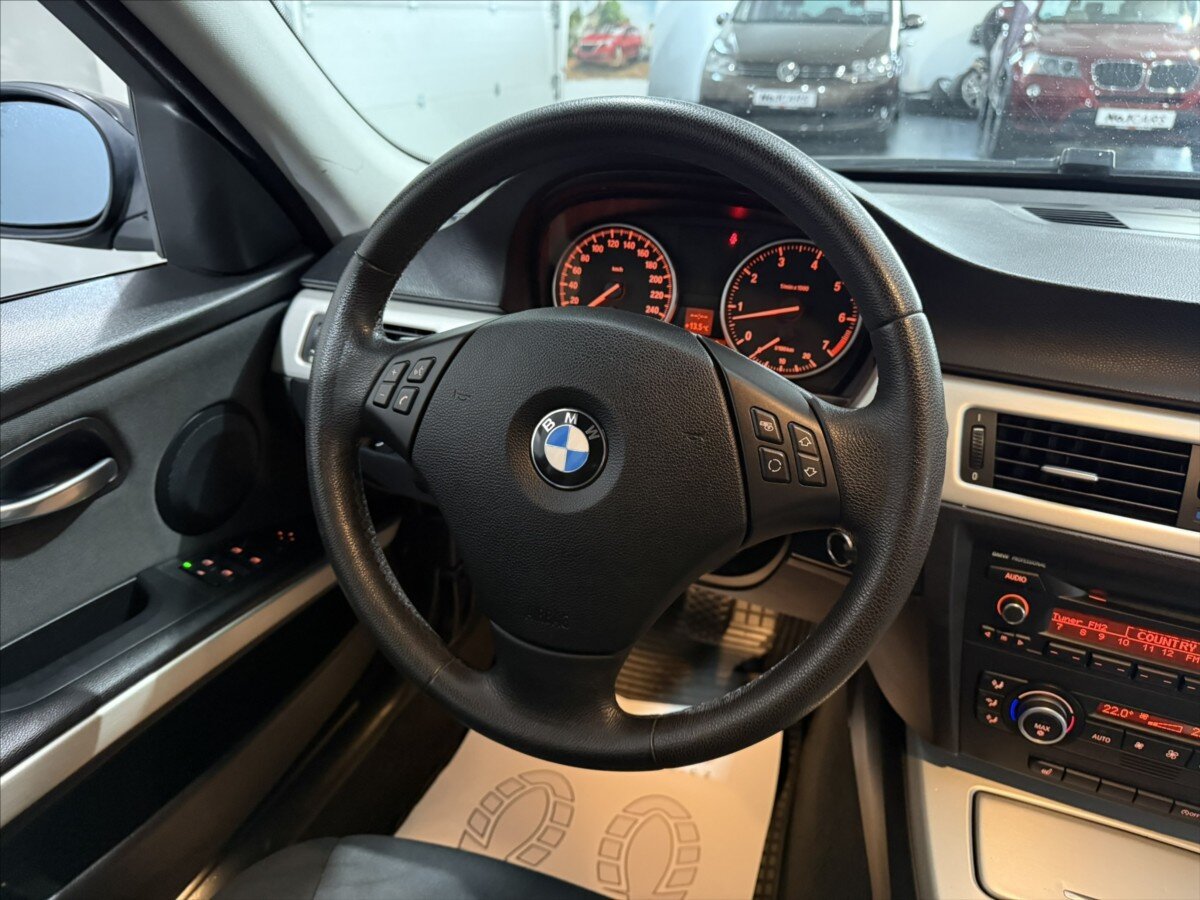 BMW Řada 3 Sedan / Limuzína 2,0 l 105 kw