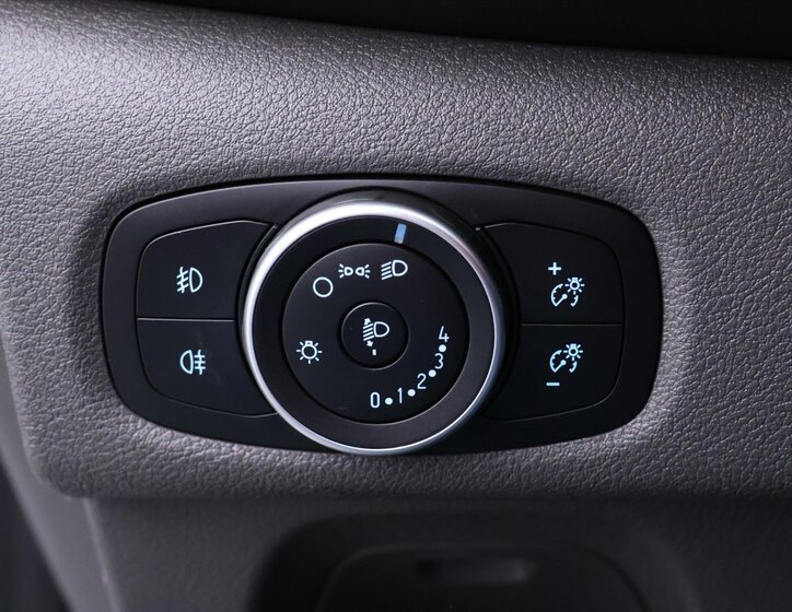 Ford Transit Custom Skříň 2,0 l 77 kw