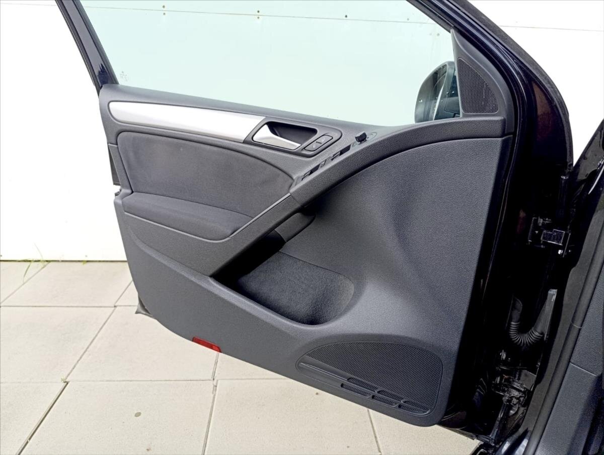 Volkswagen Golf Hatchback 1,6 l 77 kw