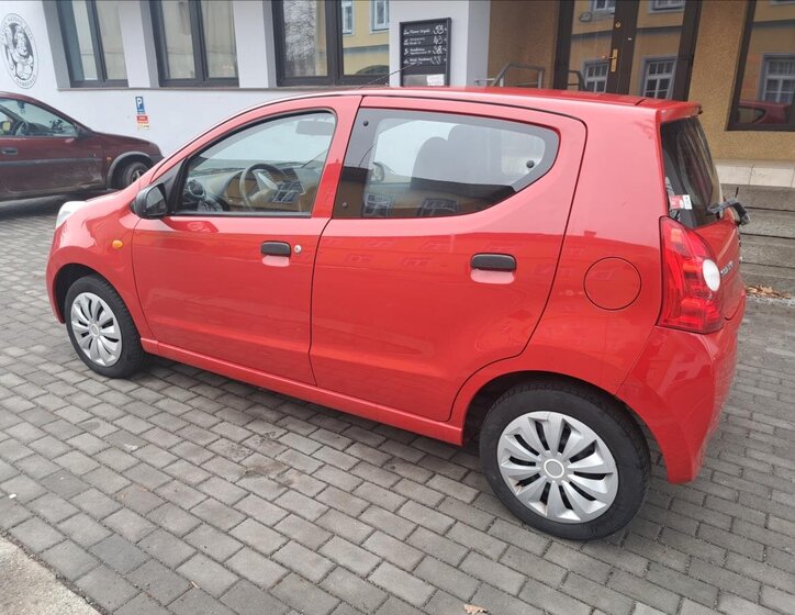 Suzuki Alto Hatchback 996,0 50 kw