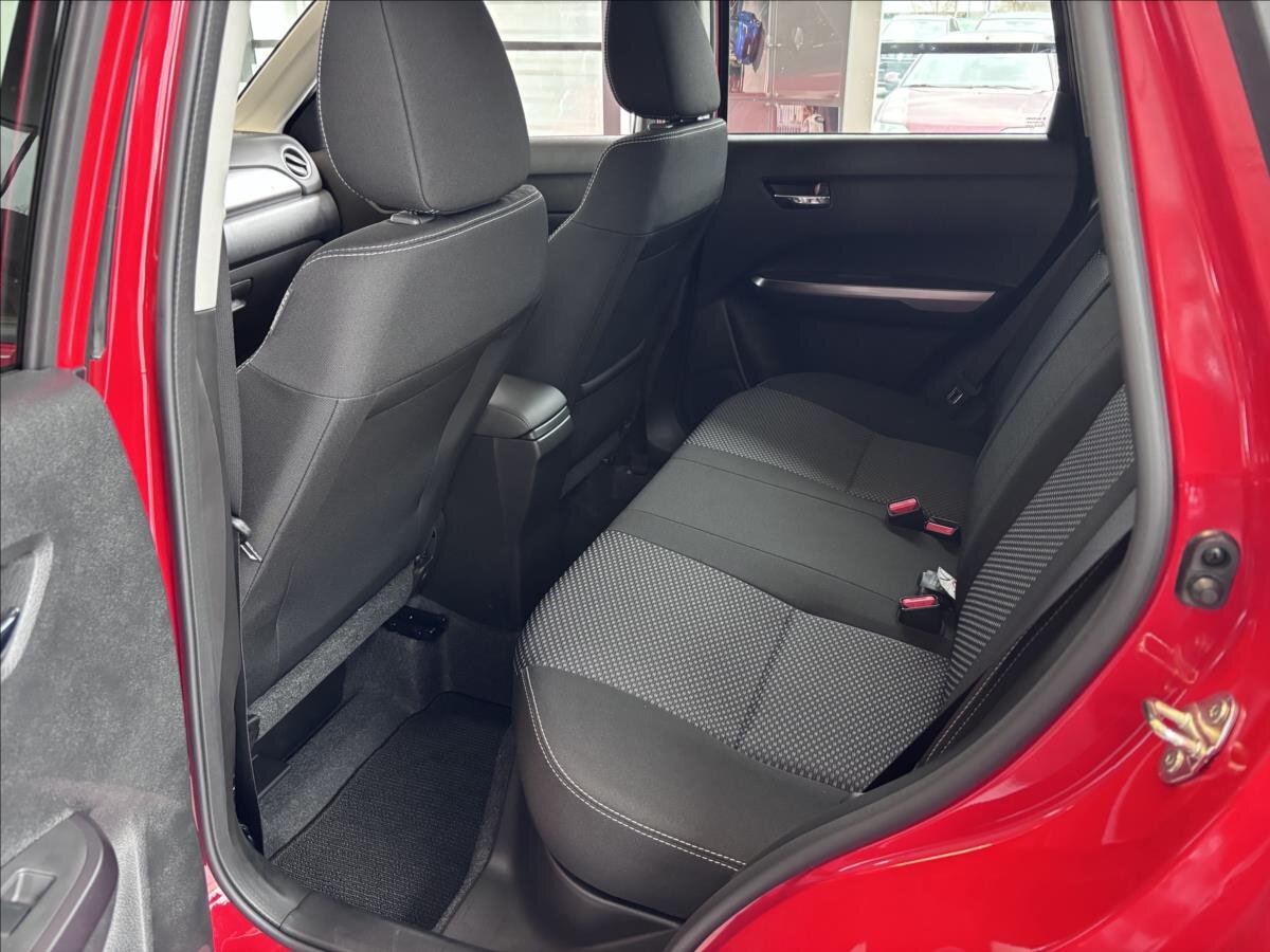 Suzuki Vitara SUV / Terénní 1,4 l 81 kw