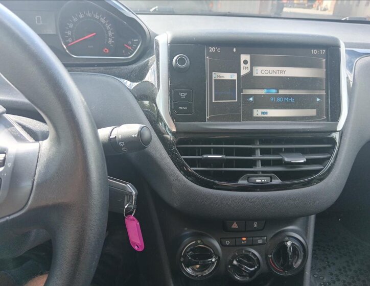 Peugeot 208 Hatchback 1,6 l 68 kw