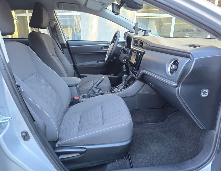 Toyota Corolla Sedan / Limuzína 1,6 l 97 kw