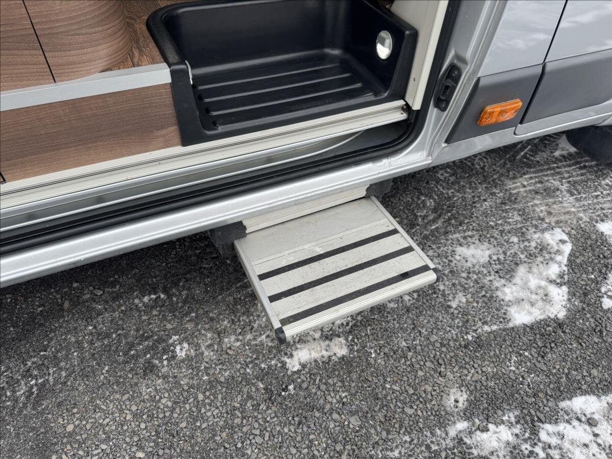 Peugeot Ostatní Ostatní 3,0 l 130 kw