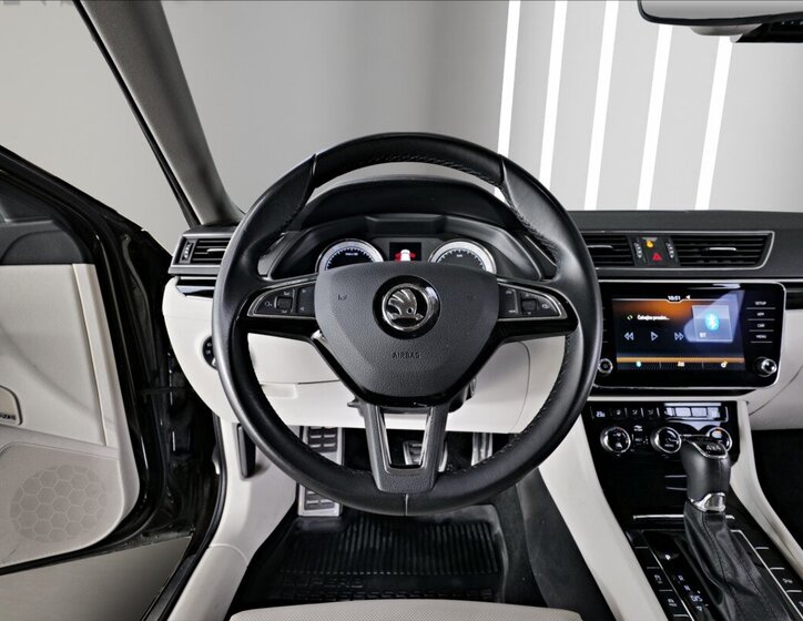 Škoda Superb Sedan 2,0 l 200 kw