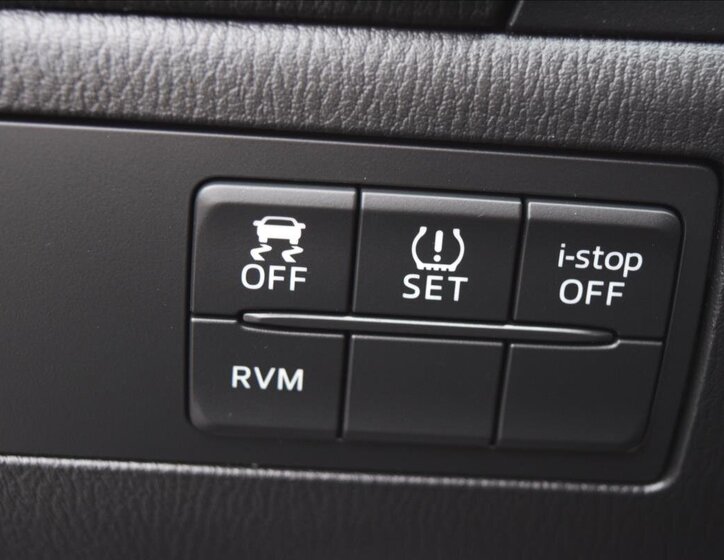 Mazda 3 Sedan 1,5 l 74 kw