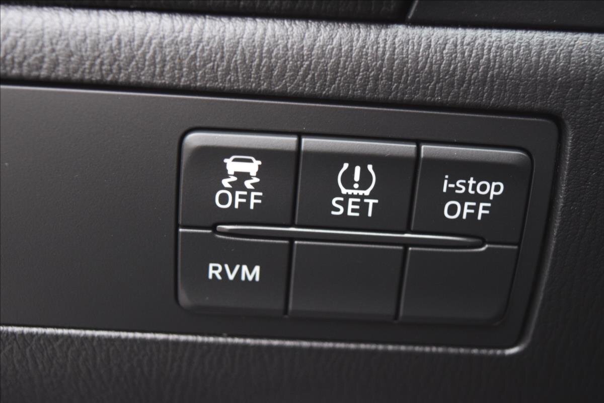 Mazda 3 Sedan 1,5 l 74 kw