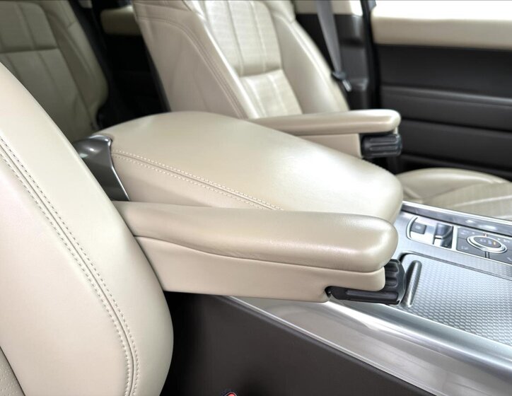 Land Rover Range Rover SUV 4,4 l 250 kw