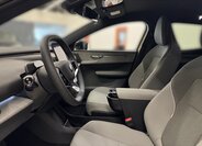 Volvo EX30 SUV / Terénní 0,0 200 kw