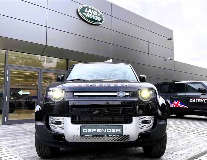 Land Rover Defender 11