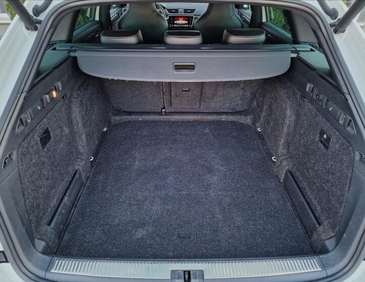 Škoda Superb Kombi 2,0 l 140 kw