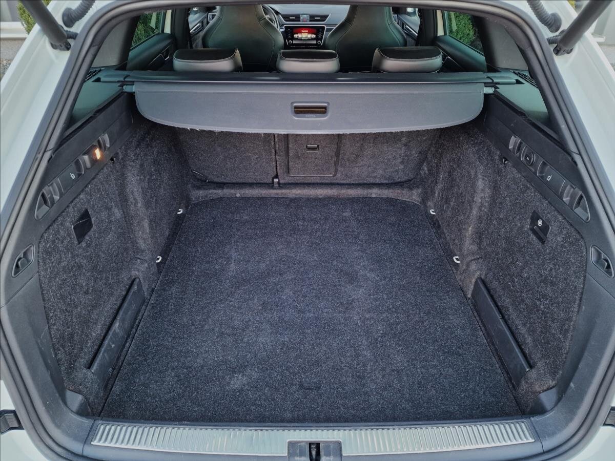 Škoda Superb Kombi 2,0 l 140 kw