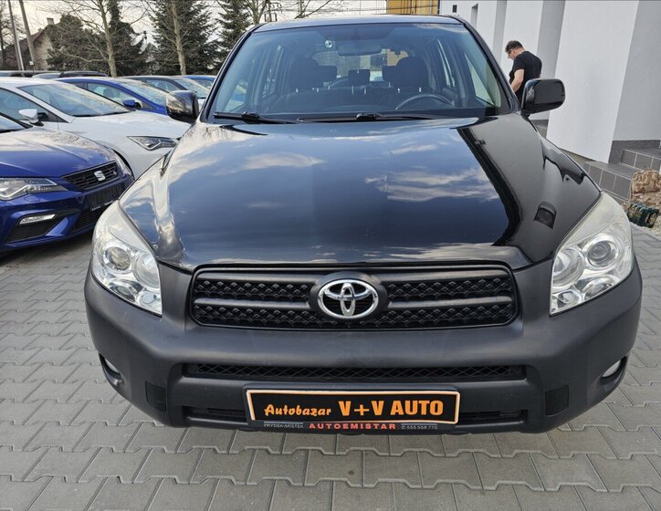 Toyota RAV4 Kombi 2,2 l 100 kw