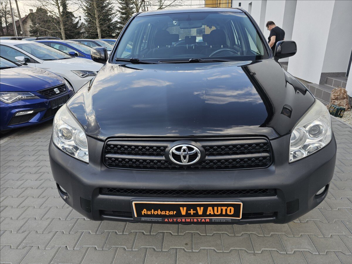 Toyota RAV4 Kombi 2,2 l 100 kw