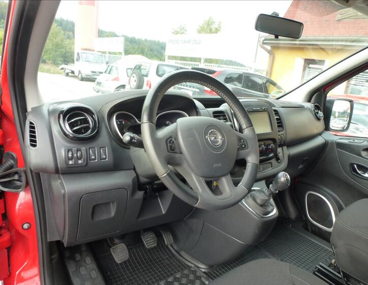 Opel Vivaro 11
