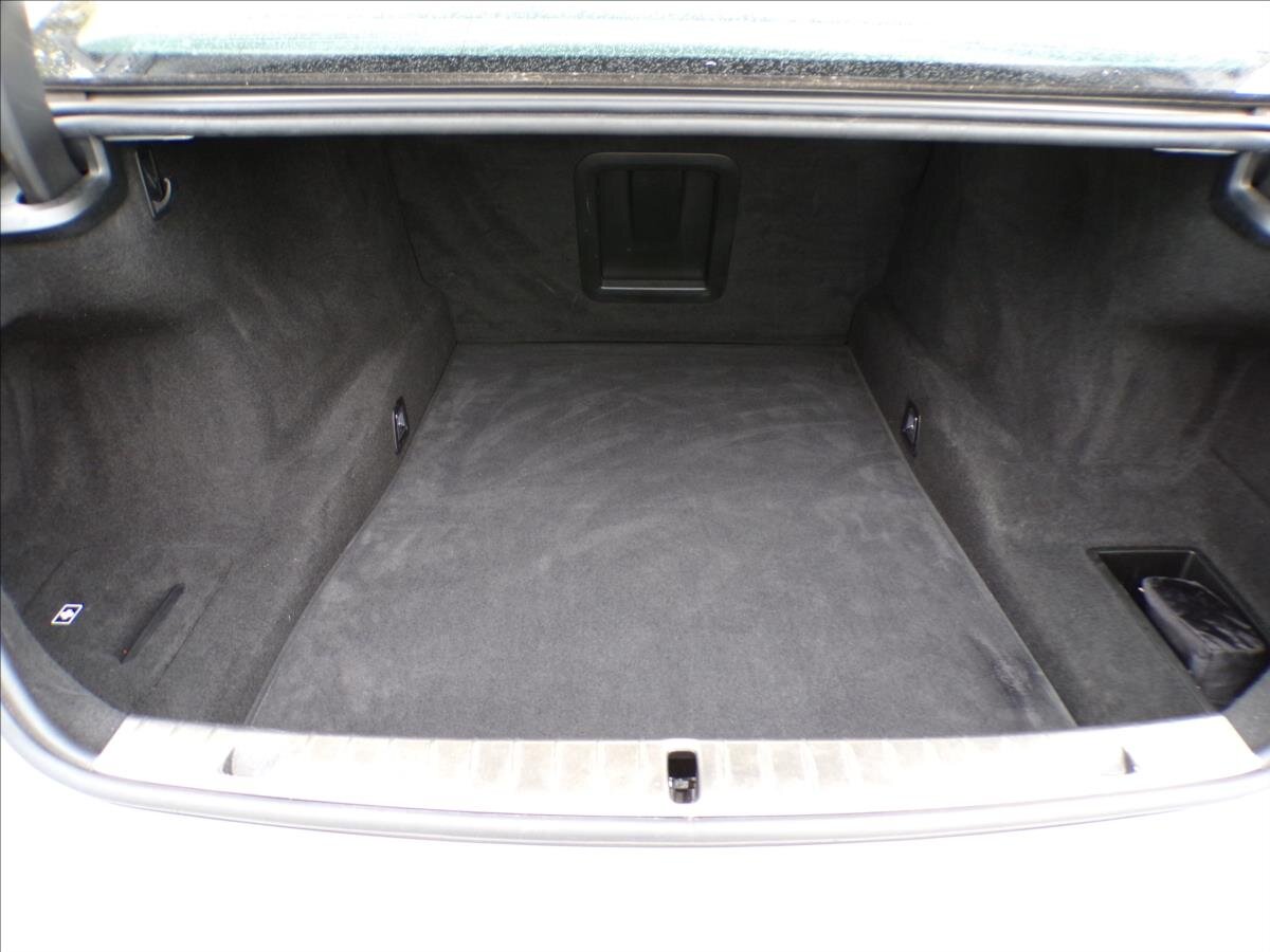 BMW Řada 7 Sedan / Limuzína 3,0 l 195 kw