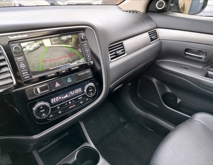 Mitsubishi Outlander SUV 2,3 l 110 kw