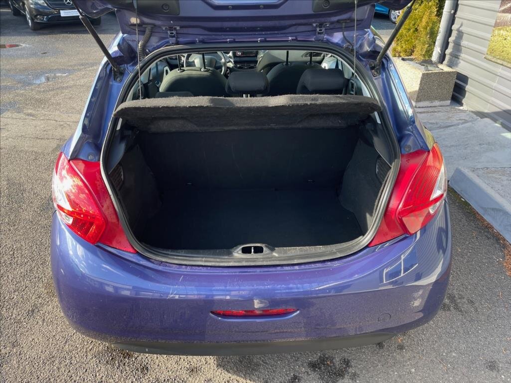 Peugeot 208 Hatchback 999,0 50 kw