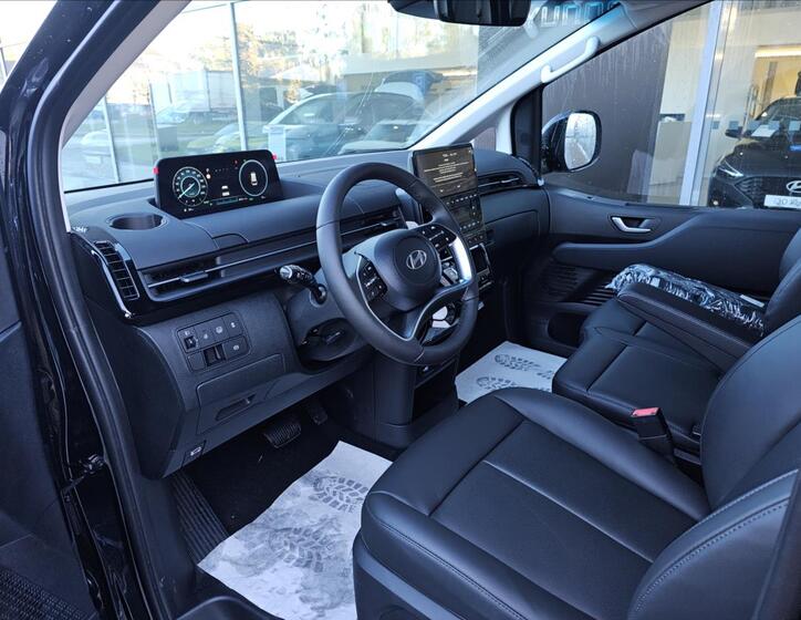 Hyundai Staria 5