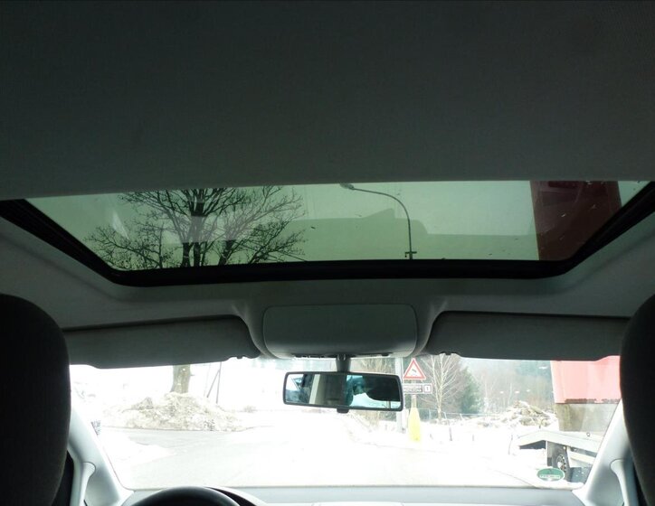 Volkswagen Touran Kombi 2,0 l 100 kw