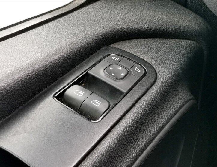 Mercedes-Benz Sprinter Valník 3,0 l 140 kw