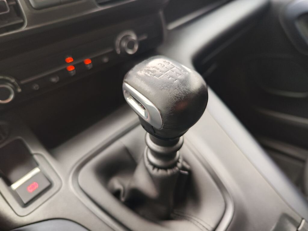 Peugeot Rifter MPV 1,5 l 75 kw