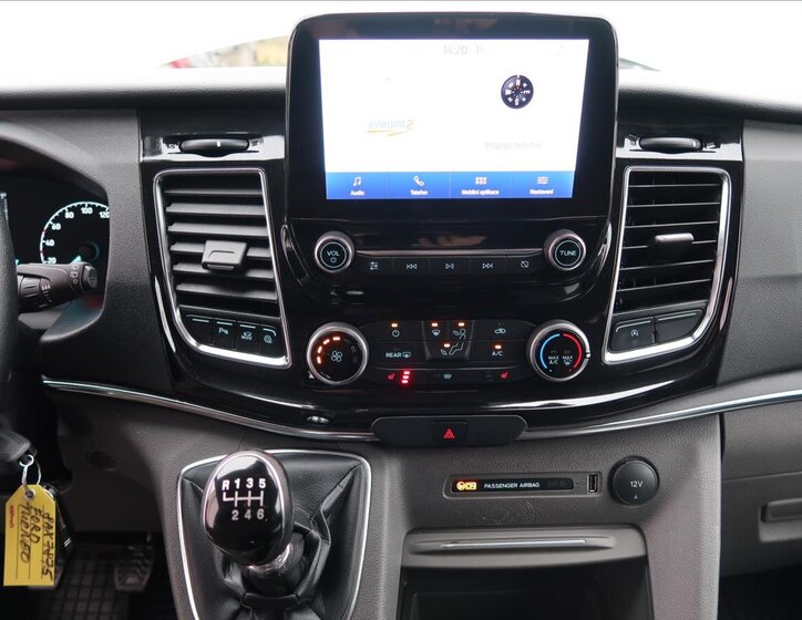 Ford Tourneo Custom 14