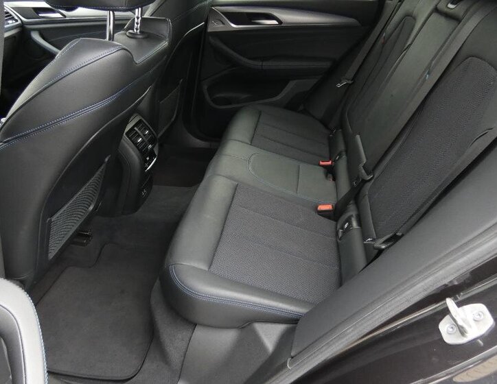 BMW X3 SUV / Terénní 2,0 l 140 kw