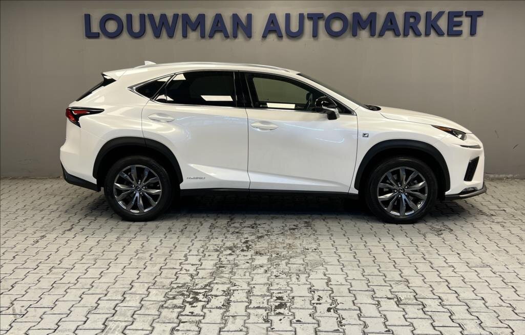 Lexus NX 300h SUV / Terénní 2,5 l 145 kw